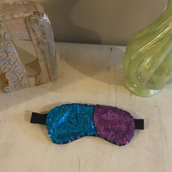 NWOT Purple/Blue Sequin Colour Changing Sleep/Relaxation Mask - Picture 1 of 5